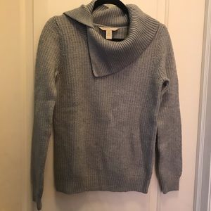 Banana Republic Grey turtleneck sweater medium